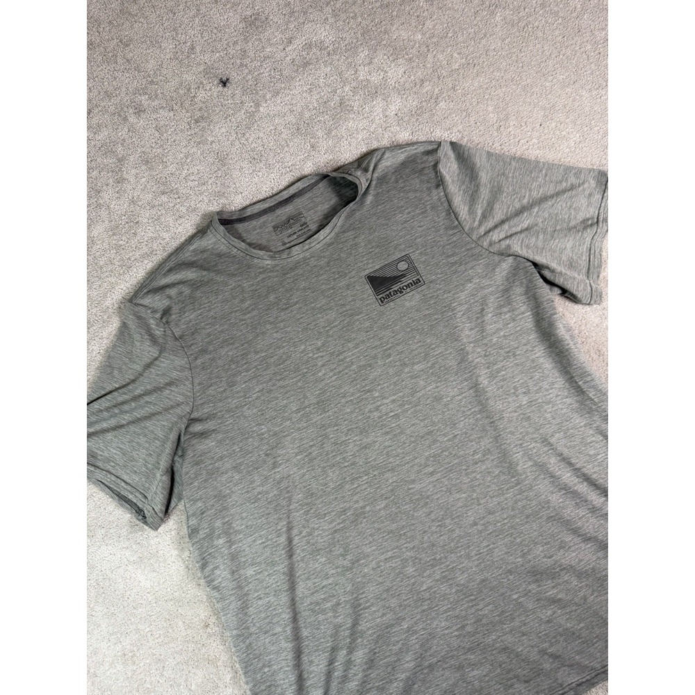 Patagonia Daily Capilene Baselayer T Shirt Mens CL Gray Outdoor Logo Graphic
